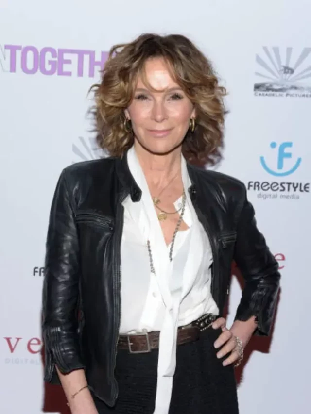 Jennifer Grey Explains Why Dirty Dancing 2 Is Taking So Long