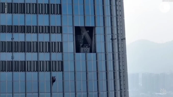 British Man Detained for Scaling Skyscraper in Seoul