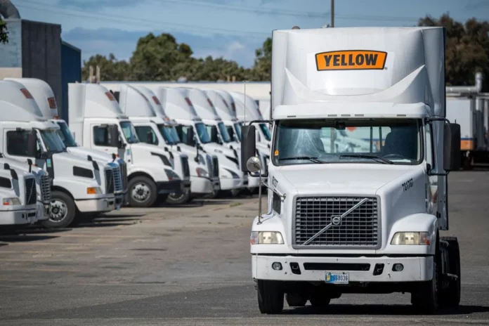 Trucking Giant Yellow Files for Bankruptcy